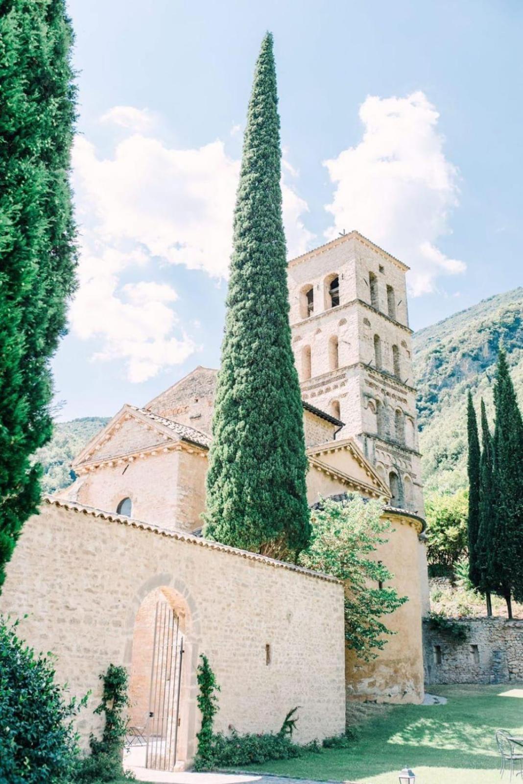 Abbazia San Pietro In Valle フェレンティッロ エクステリア 写真