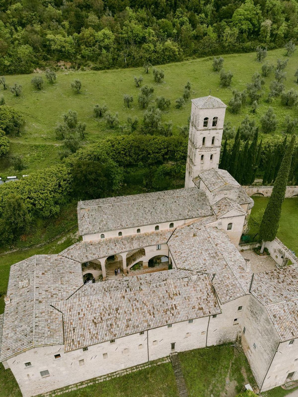 Abbazia San Pietro In Valle フェレンティッロ エクステリア 写真