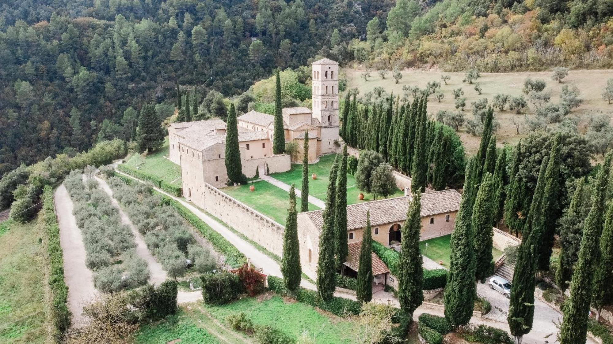 Abbazia San Pietro In Valle フェレンティッロ エクステリア 写真